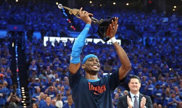 26岁的亚历山大，26岁的哈登，26岁的科比，没有对比就没有尴尬|科比·布莱恩特|詹姆斯·哈登|全明星|季后赛|谢伊·吉尔杰斯-亚历山大_新浪体育_新浪新闻