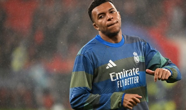 跟队记者：姆巴佩继续他的康复进程，全力争取前往曼彻斯特的机会