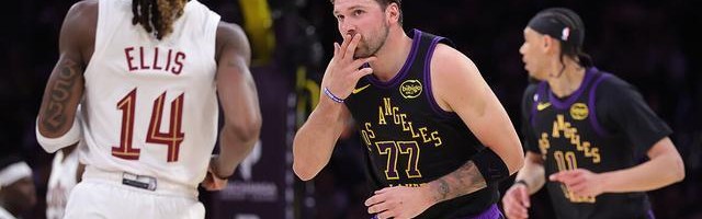 开云登录入口地址-东契奇复出42+12喜迎15000分里程碑 湖人主场轻取骑士