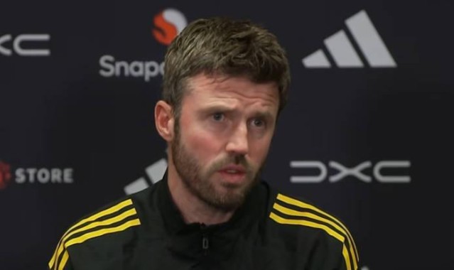 开云登录入口地址-卡里克谈“挤地铁”：感觉过火了，之前还说禁区内不能碰别人